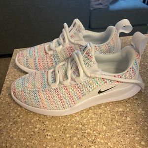 Toddler girls Nike shoes (worn once)